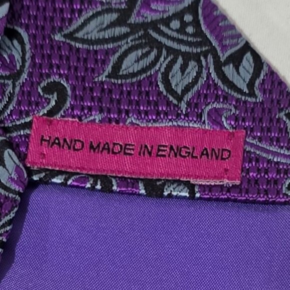 Duchamp London Hand Made in England Silk Necktie Purple Floral 3 1/2" x 59 1/2" - Picture 5 of 6